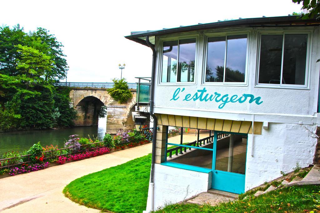 Hotel L'Esturgeon Πουασί Εξωτερικό φωτογραφία
