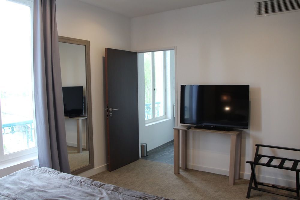 Hotel L'Esturgeon Πουασί Εξωτερικό φωτογραφία